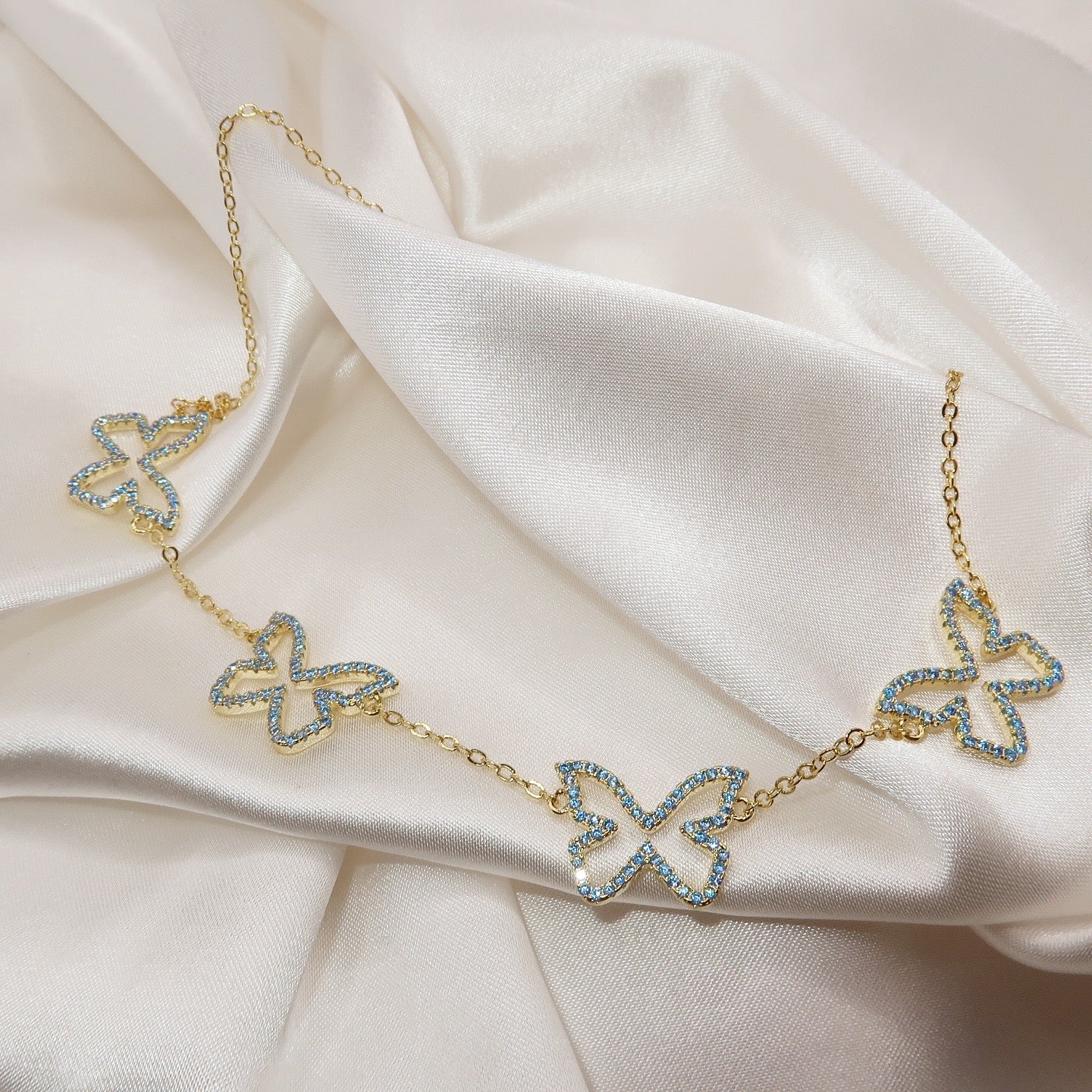 Butterfly choker